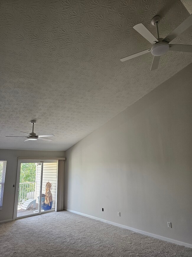 251 Doublegate Dr Unit 251 Doublegate Dr F, Milford, OH 45150 Condo