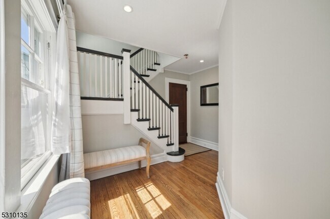 Building Photo - 130 Midland Ave