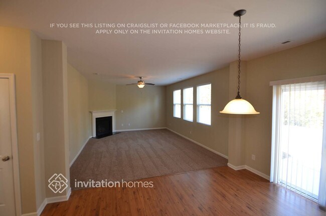 Foto del edificio - 7112 Bear Grass Ln