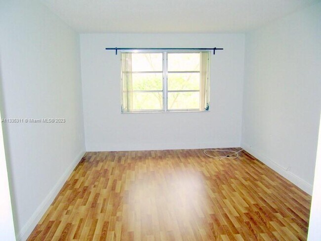 Foto del edificio - 7815 Camino Real