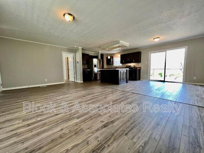 Foto del edificio - 4073 Pine Ridge Road