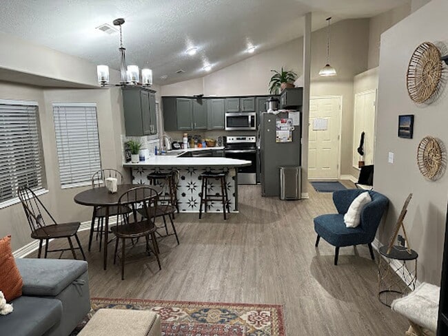 Building Photo - 2 Bedroom Condo in Orem