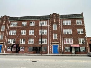 Building Photo - 3945 W Division St