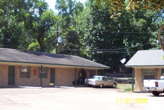 Building Photo - Castlewood Apartments