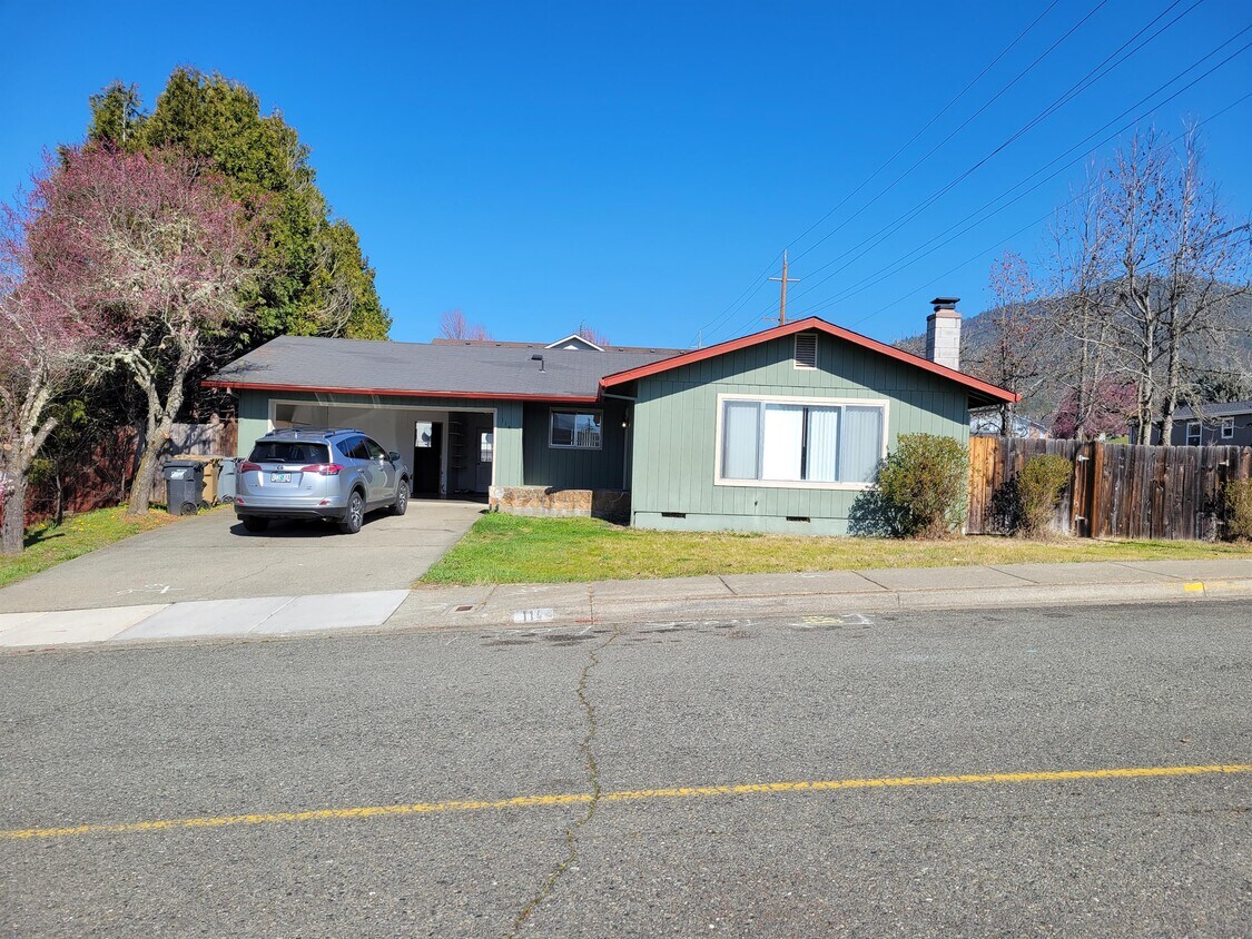 114 NW Blossom Dr, Grants Pass, OR 97526 House Rental in Grants Pass