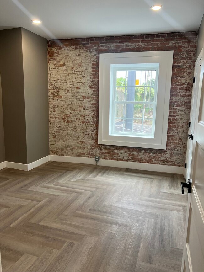 Building Photo - 139 Mill St