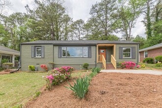 Building Photo - 525 Rosemont Dr