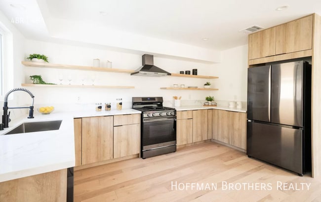 Foto del edificio - 2683 Roseview Ave