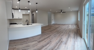 Foto del edificio - 323 Ashbrook Dr