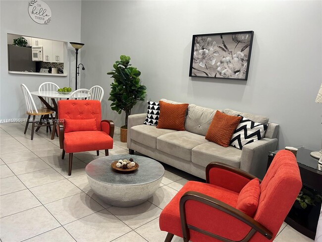 Foto del edificio - 6955 NW 173rd Dr