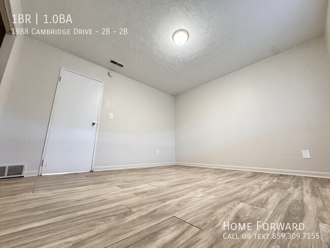 Foto del edificio - 1988 Cambridge Dr