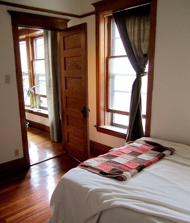 Foto del edificio - 3914 N Greenview Ave