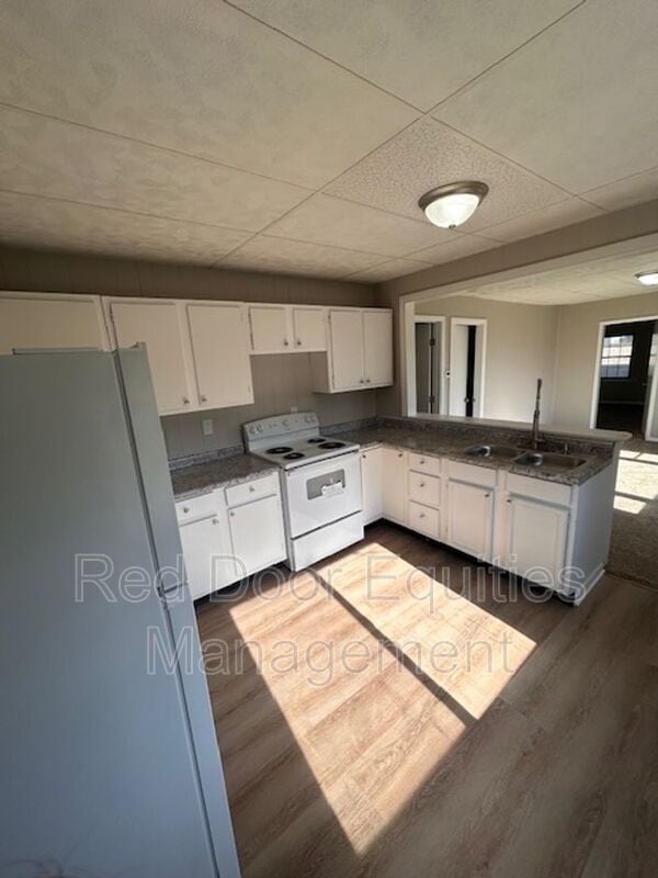 Foto del edificio - 1400 Cedar Hill Rd