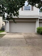 Building Photo - 16623 Newglen Ln