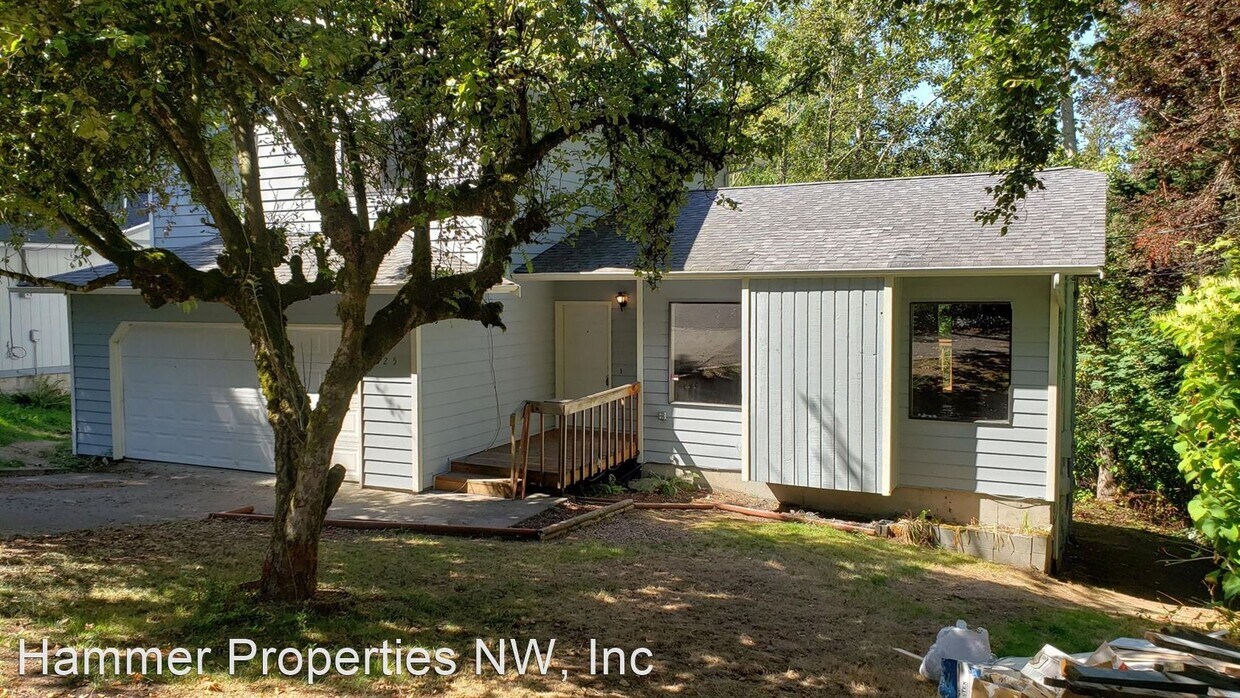 Primary Photo - 6 br, 3 bath House - 1525 Woburn Street