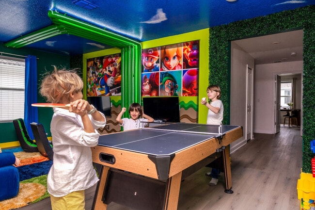 Foto del edificio - 4736 Sleepy Hollow Dr