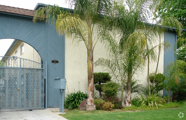 Foto del edificio - 1147-1151 Irving Ave