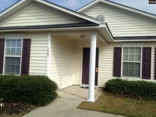 Foto del edificio - 208 Sterling Cross Dr