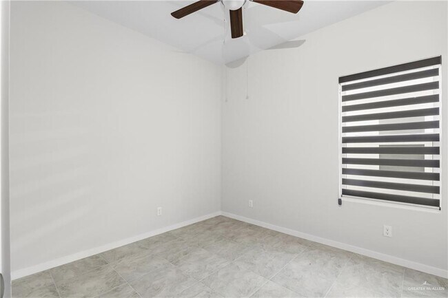 Building Photo - 10 N Alexandrite Ave