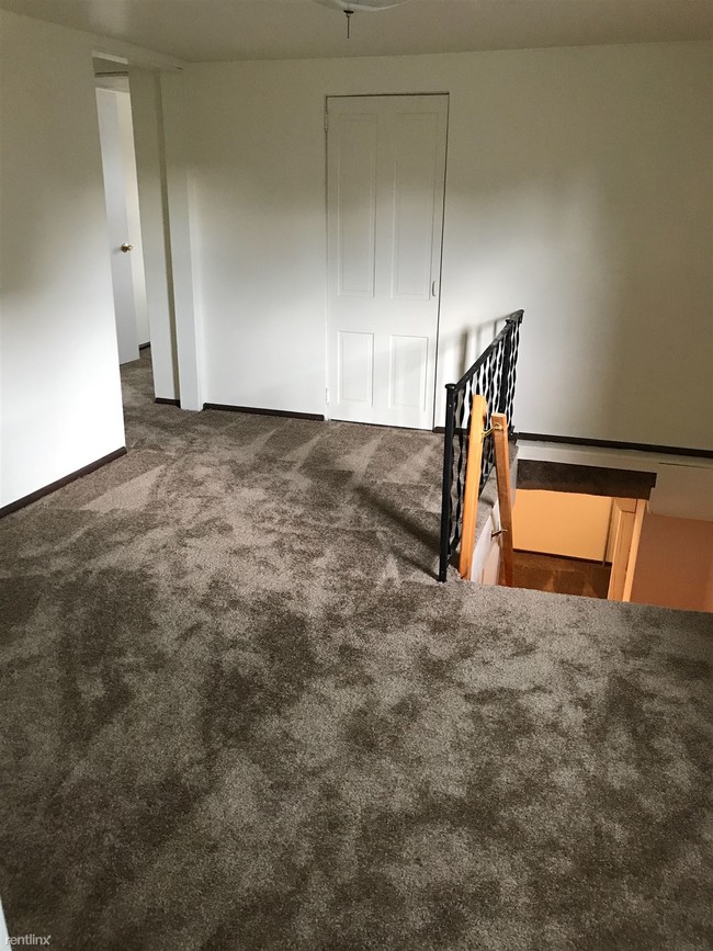 Building Photo - 1 br, 1 bath Apartment - 431 W. Main Street