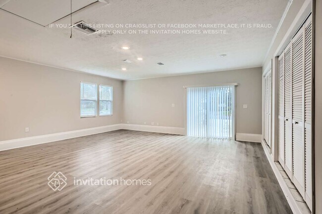 Foto del edificio - 11093 Mandarin Station Dr E