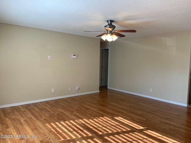 Building Photo - 8384 Chessman Ct