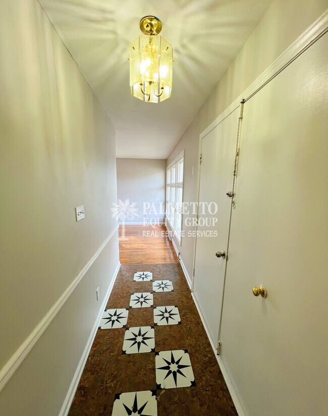 Foto del edificio - 2601 Dulaire Rd