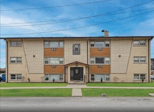 Building Photo - 7538 W Lawrence Ave