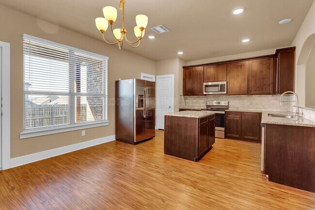 Building Photo - 3906 Ashton Dr