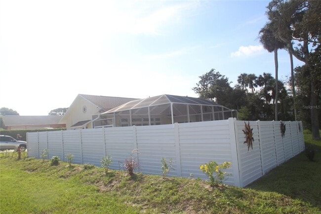 Building Photo - 2215 John Anderson Dr