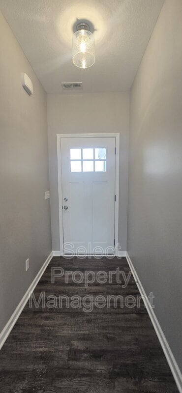 Foto del edificio - 8792 Elmont Cv