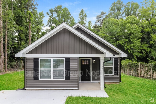 Building Photo - 231 Willowood Dr