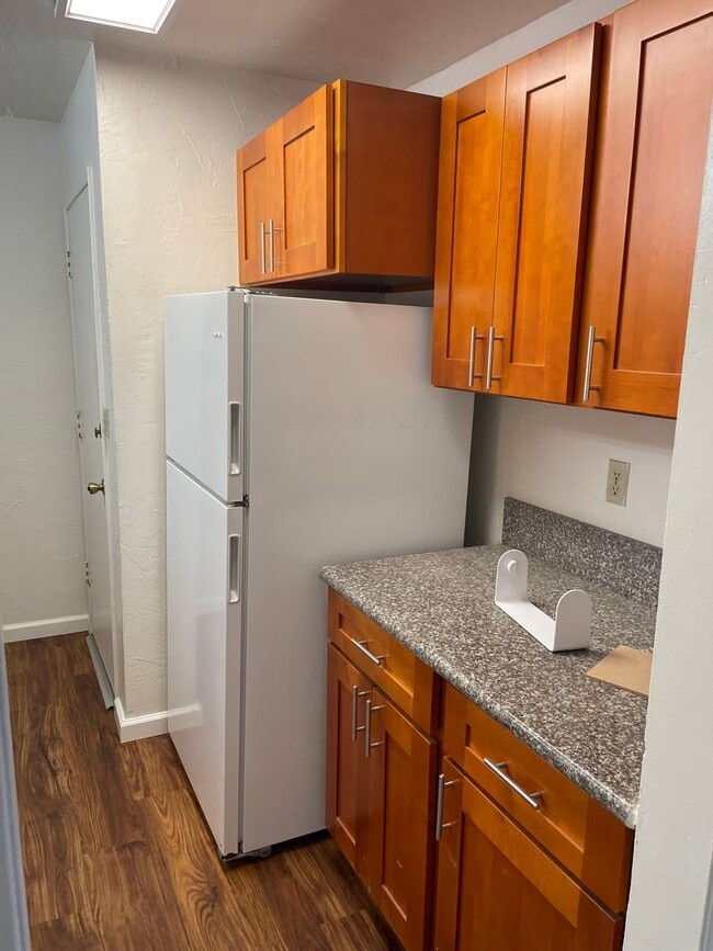 Building Photo - Village West - Aiea - 2/1.5/2 Townhouse - ...
