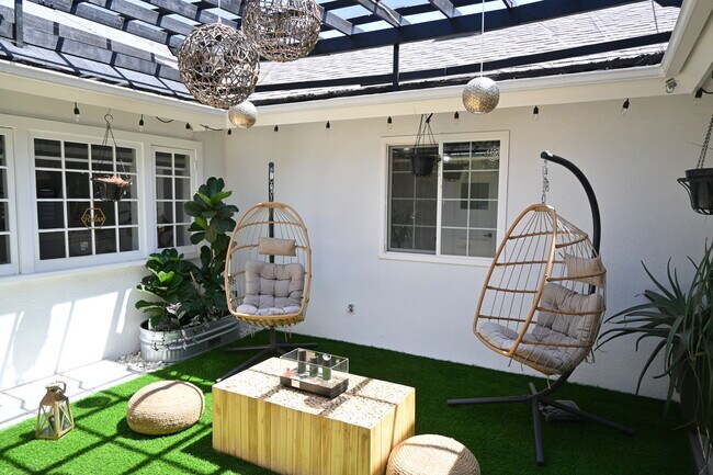 Foto del edificio - 10420 Eton Ave