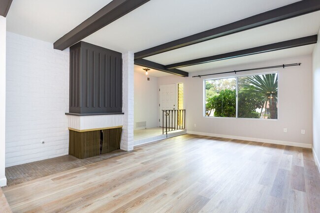 Foto del edificio - Townhome at Collwood Manor