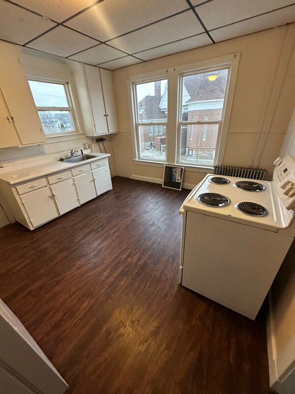 Building Photo - 51 College St