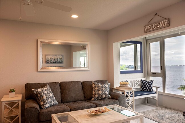 TV/Living Room - 1500 Park Beach Cir
