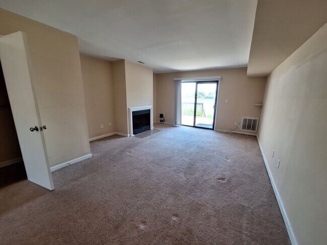 Building Photo - 152 Eberly Terrace  Hampton, VA 23669