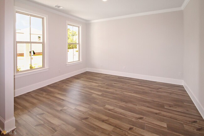 Building Photo - 329 Caledonia Ct