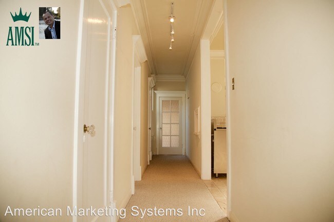 Building Photo - 1927 Lyon St