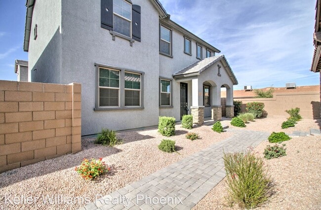 Building Photo - 4 br, 3 bath House - 232 North 56th Place