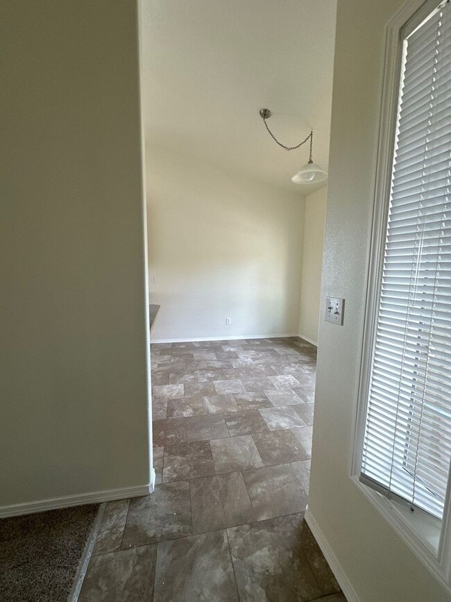 Building Photo - 5096 Larch Ln
