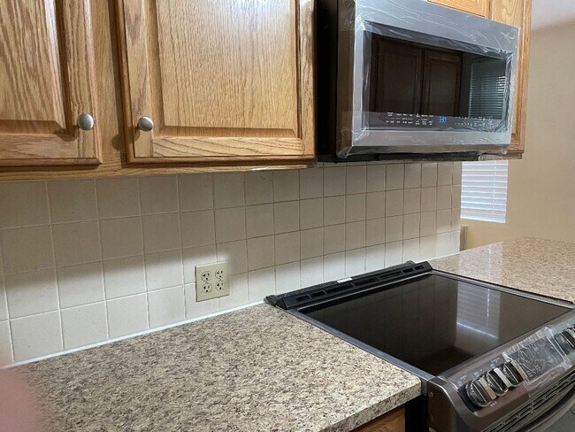 Foto del edificio - 134 Emerson Gardens Rd