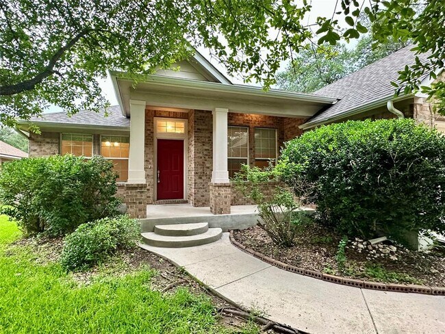 Building Photo - 315 Sendero Ln