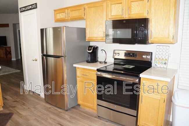 Building Photo - 9753 E Holiday Way