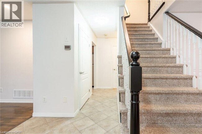 Photo du bâtiment - 7 Southside Pl