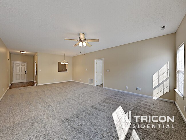Foto del edificio - 9897 Lakefield Ln