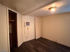 Building Photo - 7962 Breeze Dr