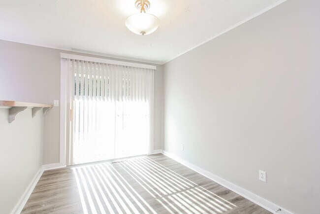 Foto del edificio - 3-bedroom Brick Home in Cincinnati