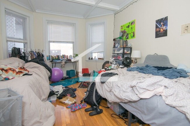 Building Photo - HOT BROOKLINE LISTING!!!!!